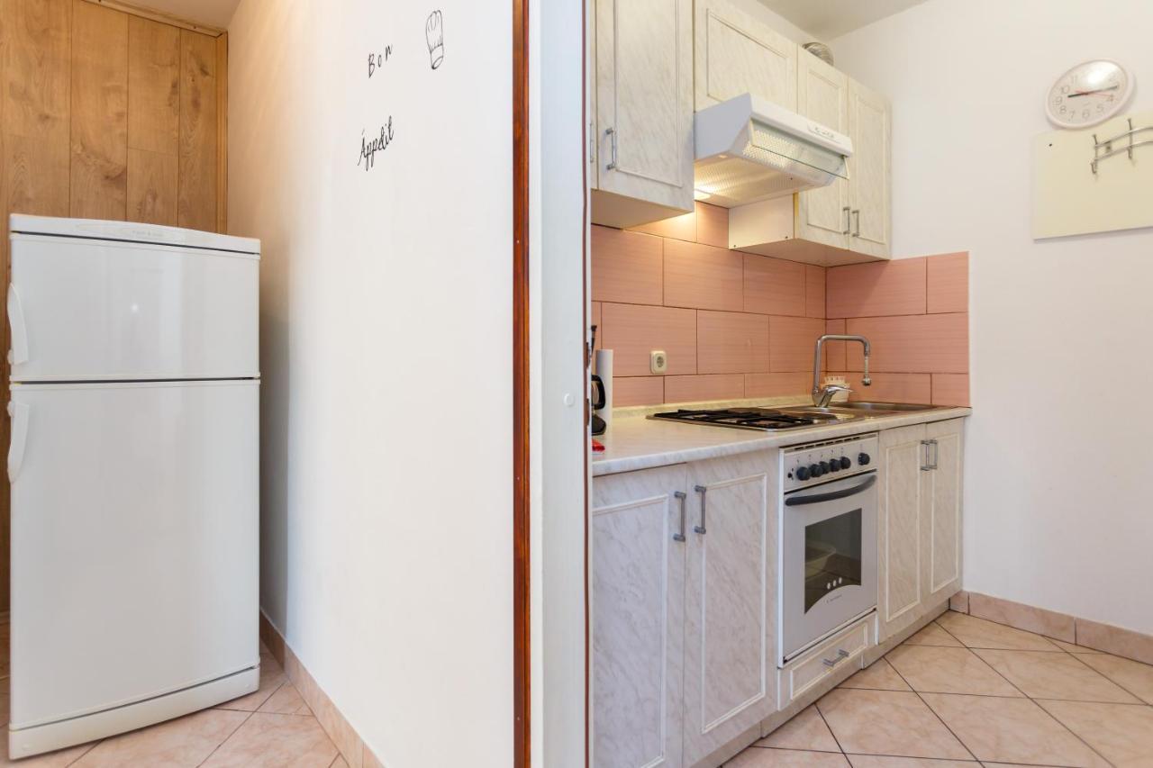 Apartment Dragica Krk Town Exterior photo