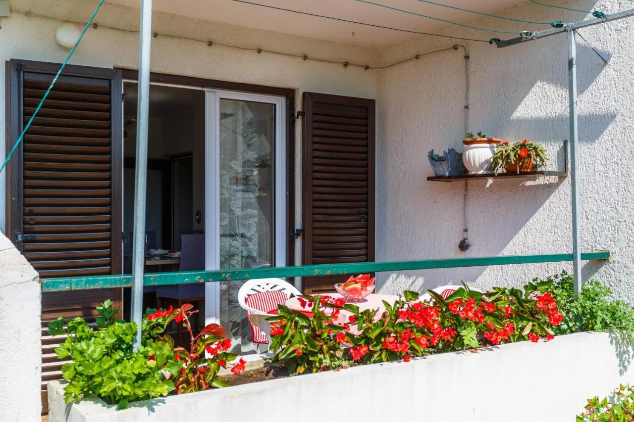 Apartment Dragica Krk Town Exterior photo
